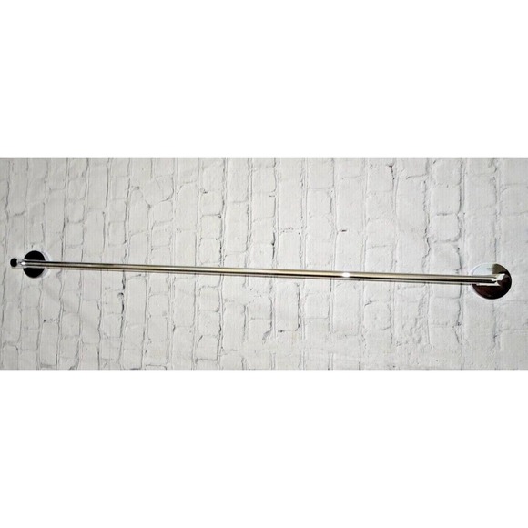 Grohe Essentials 32" Towel Bar, Starlight Chrome - Picture 2 of 10